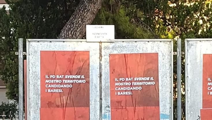 Immagine del post 13245 - Bari Manifesti nella Bat contro il Pd che candida baresi: aperta un’inchiesta - Bari