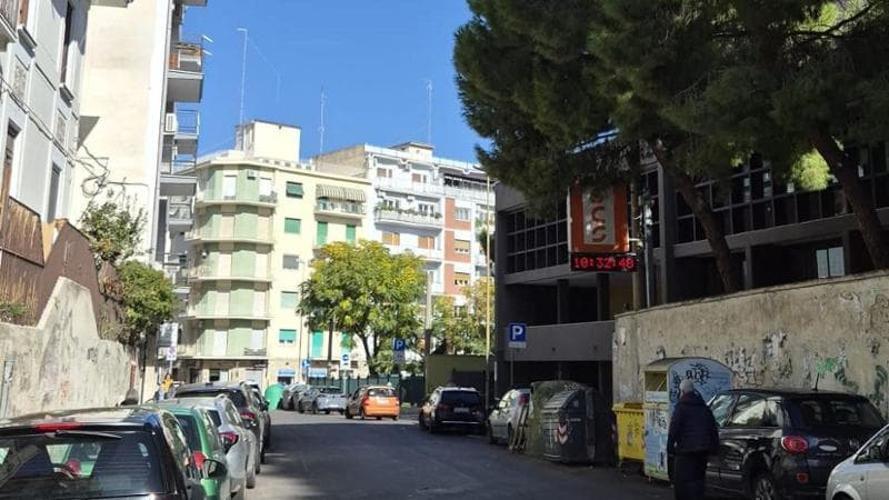Immagine del post 13255 - Bari Bari, in via Re David eliminati i cavi del filobus dopo l’allarme per un palo pericolante - Bari
