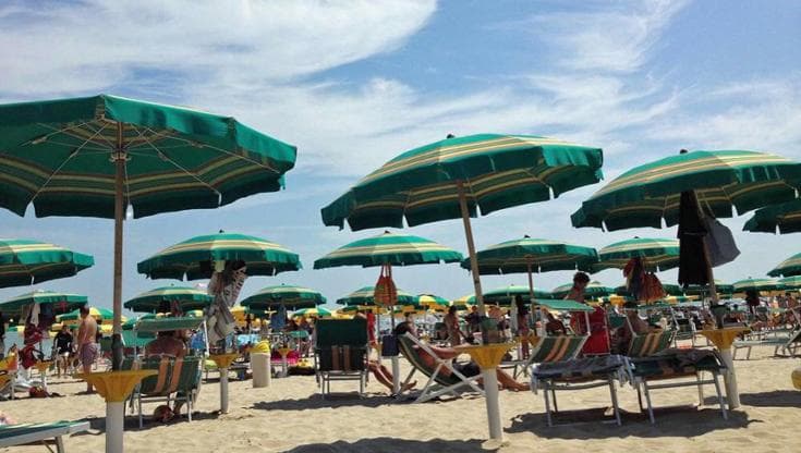 Immagine del post 26612 - Bari Monopoli, al lido lavoravano tutti in nero: multa da 50mila euro a titolare. Ispezione della Finanza - Bari