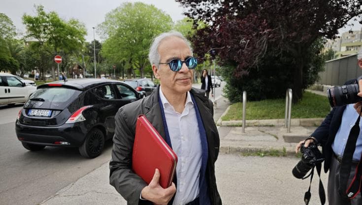 Immagine del post 26602 - Bari Processo Pisicchio, intercettazioni inutilizzabili per dimostrare il presunto patto corruttivo - Bari