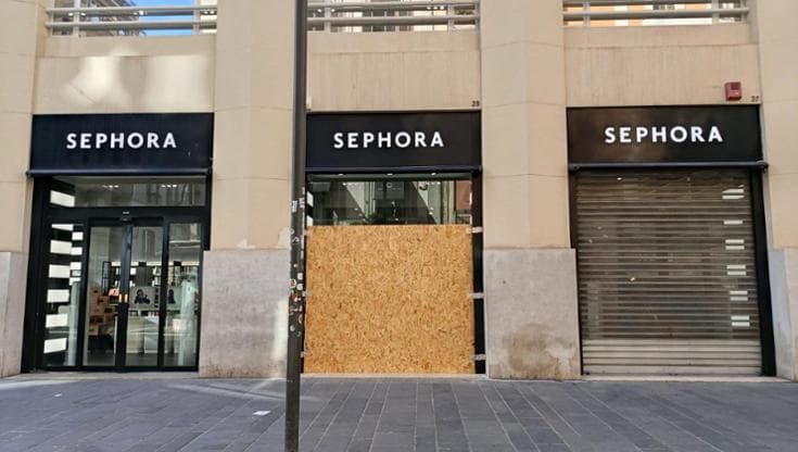 Immagine del post 26633 - Bari Sciopero e cortei a Bari, per i negozi del centro nessuna allerta. Ecco le strade chiuse dal Comune - Bari