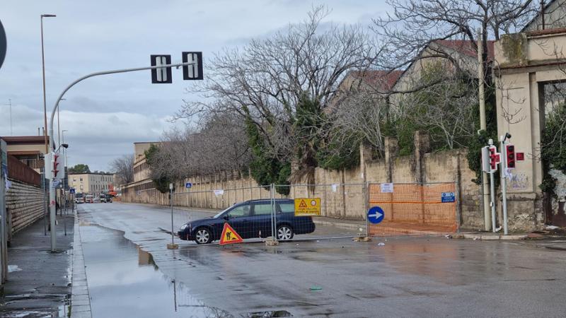 Bari, ennessima rottura della condotta fognaria in via Napoli: tratto chiuso per 2 giorni - Bari