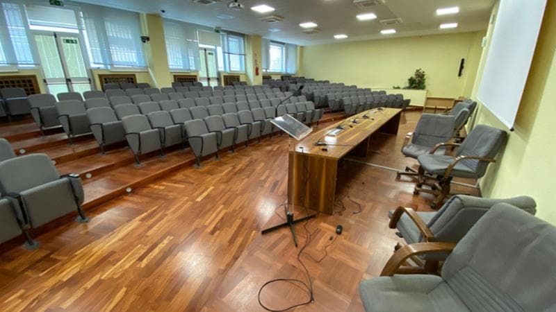 Immagine del post 1084 - Bari Bari, furto nella notte nell’aula Moro della facoltà di Giurisprudenza: i ladri entrati dal garage - Bari
