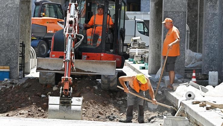 Caldo, ordinanza della Regione per aiutare chi lavora all’aperto. Decaro: “Tuteliamo i più esposti” - Bari