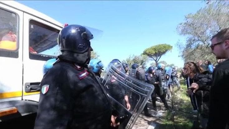 Immagine del post 22241 - Bari Inchiesta sulla manifestazione No Tap, in 3 si oppongono all’archiviazione: “Noi vittime di torture” - Bari