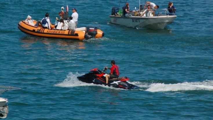 Immagine del post 10220 - Bari Salento, violento scontro in mare fra due acquascooter: una turista francese in ospedale - Bari