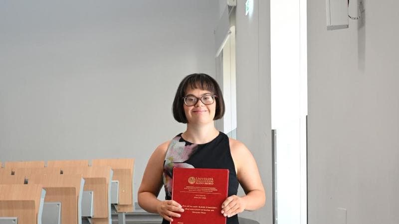 “La sindrome di Down non è un limite: dopo Erasmus e laurea vado a vivere da sola e sogno il teatro” - Bari