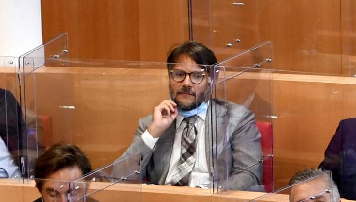 Immagine del post 13276 - Bari Firme false per una lista a Monopoli: rinviato a giudizio il consigliere regionale Stefano Lacatena - Bari