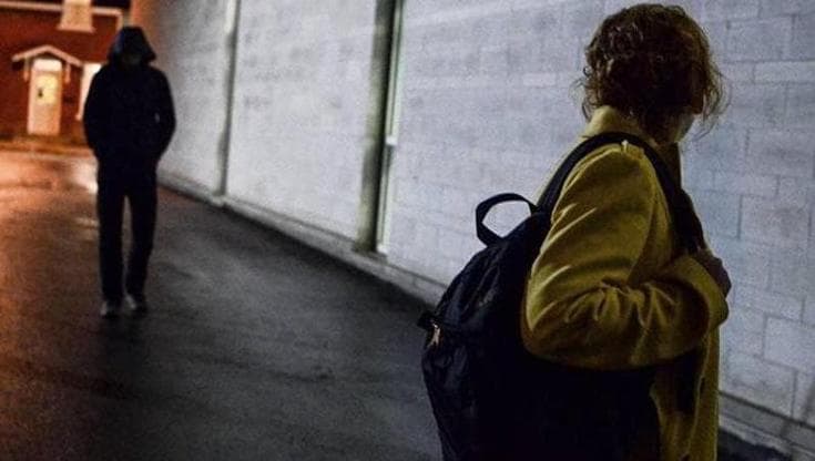 Immagine del post 26653 - Bari “Ti uccido con le mie mani”. E dopo averla picchiata nel pub calciatore 17enne finisce in comunità - Bari