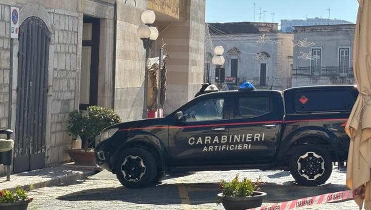 Immagine del post 15451 - Bari Doppio allarme bomba: evacuate le sedi dei Comuni di Canosa e San Ferdinando. Controlli in corso - Bari