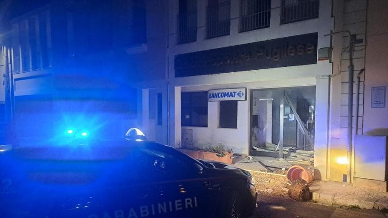 Immagine del post 15442 - Bari Salento, esplode bancomat nella notte ma i responsabili scappano a mani vuote: caccia all’auto - Bari