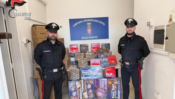 Bari, 120 chili di fuochi d’artificio illegali nascosti in un locale: denunciato un uomo di 41 anni - Bari