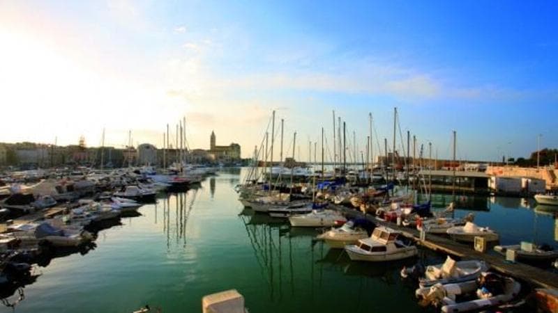 Brindisi e Bari tra le mete turistiche più cercate dagli italiani: premiati sole, mare e movida - Bari