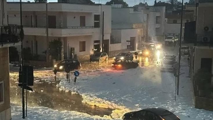 Paesaggio artico in Salento, 20 centimetri di grandine a Martano: sindaco dirama l’allarme - Bari