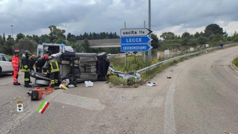 Immagine del post 5030 - Bari Lecce, prof intrappolata nell’auto dopo uno scontro: salvata da un poliziotto libero dal servizio - Bari