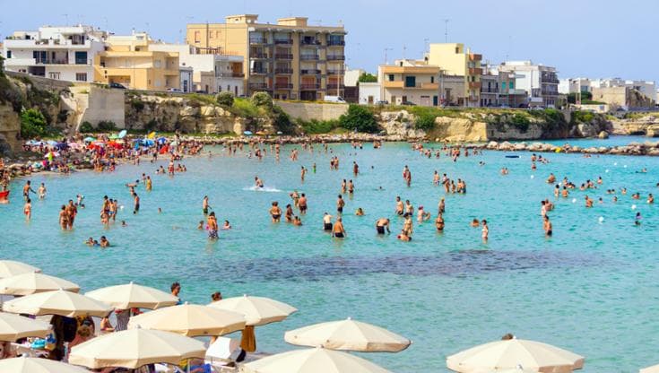 Immagine del post 23458 - Bari Otranto, un 17enne denuncia: “Violentato da una turista nel resort mentre il compagno mi minacciava” - Bari