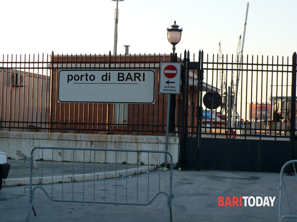 Immagine del post 6084 - Bari Imprenditore polacco arrestato appena sbarcato a Bari: bloccato per mandato di arresto europeo - Bari