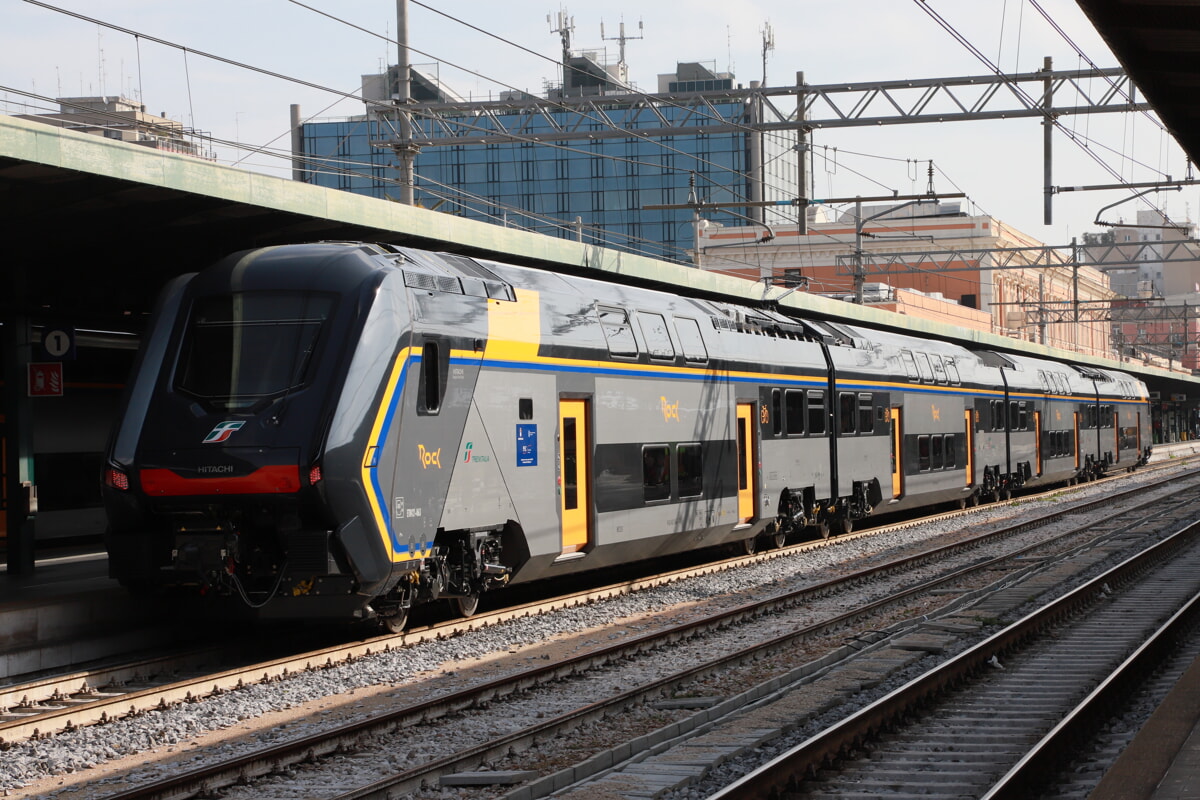 Velocità fino a 160 km orari e carrozze a due piani: a Bari presentati i nuovi treni regionali - Bari