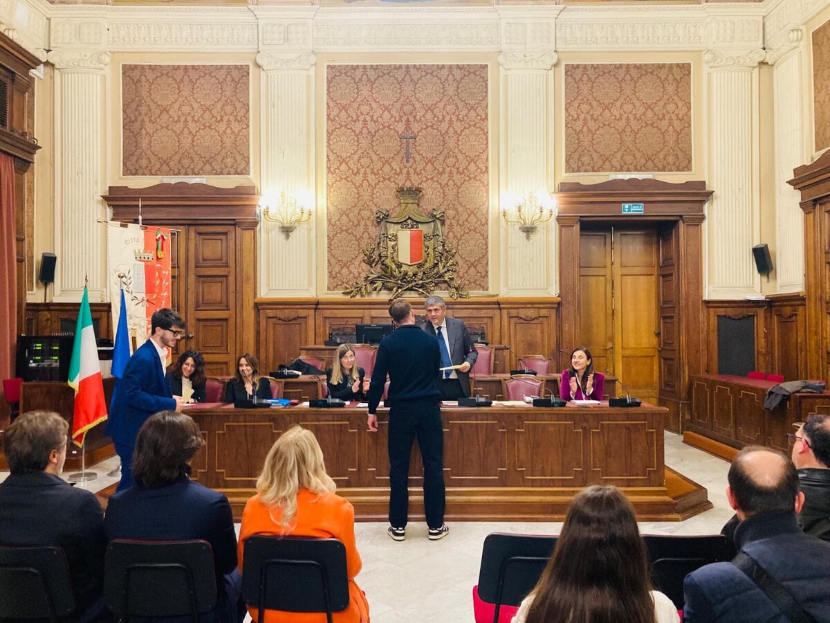 Immagine del post 5087 - Bari Consegnate in Comune 124 borse di studio a giovani baresi: "Costruire il proprio futuro" - Bari