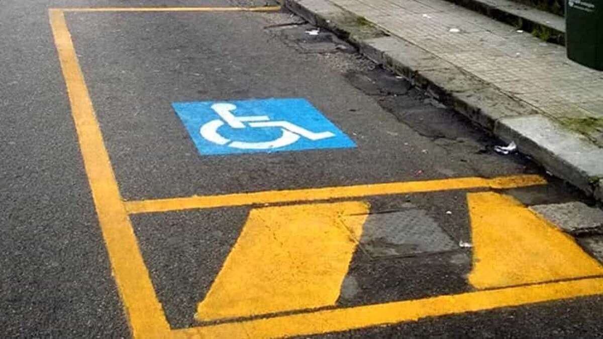 Immagine del post 1297 - Bari Lavori sulla segnaletica stradale nei cinque Municipi di Bari: "Priorità ai posti auto per le persone con disabilità" - Bari