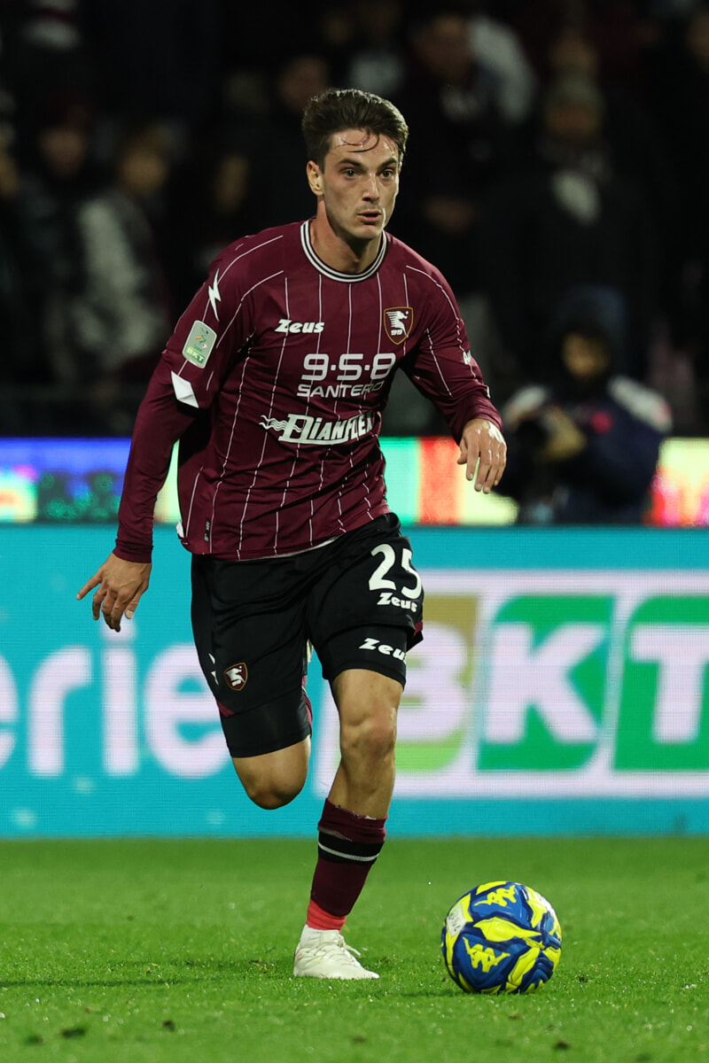 Immagine del post 1280 - Bari Bari, ecco il centrocampista per Longo: intesa con la Salernitana per Giulio Maggiore - Bari