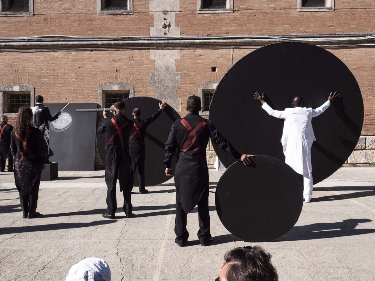 Immagine del post 1346 - Bari Proiezione speciale del documentario 'Qui è altrove' con il regista Gianfranco Pannone a Molfetta - Bari
