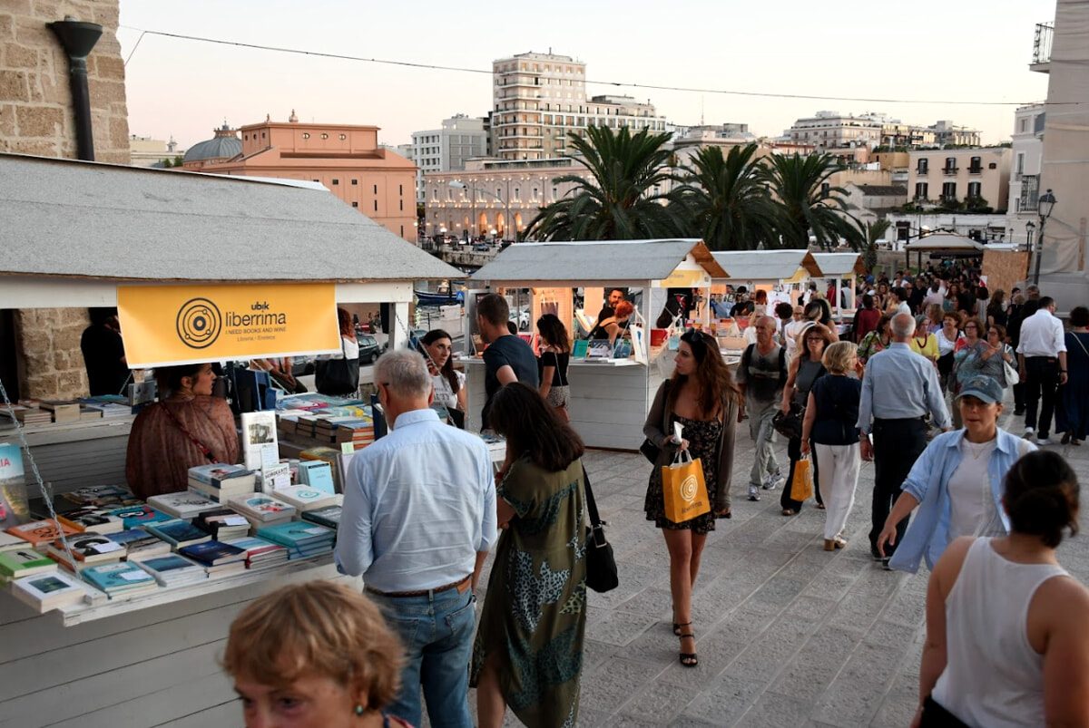 Immagine del post 3197 - Bari Lungomare di libri, al via la call comunale per partecipare all'evento: "Grande vetrina culturale" - Bari