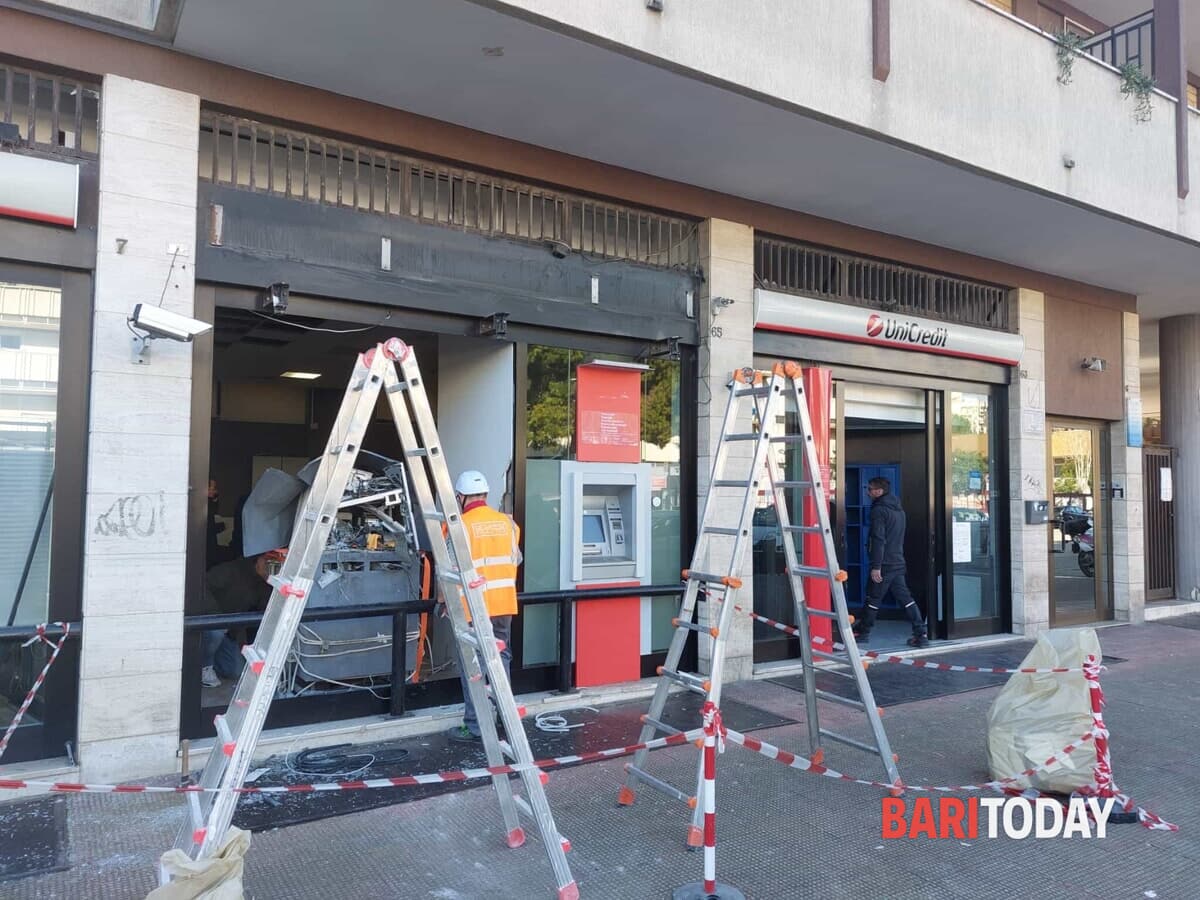 Assalto a bancomat nella notte a Bari: colpito sportello in viale Einaudi - Bari