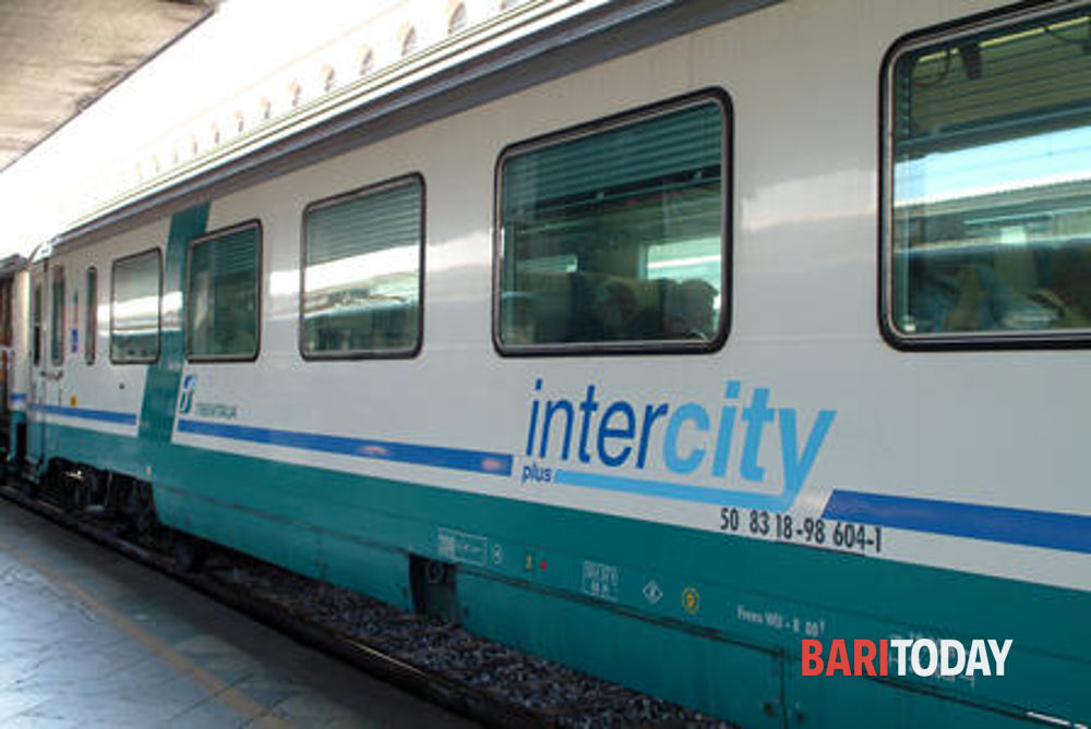Immagine del post 5176 - Bari Problema tecnico a un passaggio a livello di Monopoli: treni in ritardo sulla linea Bari-Lecce - Bari