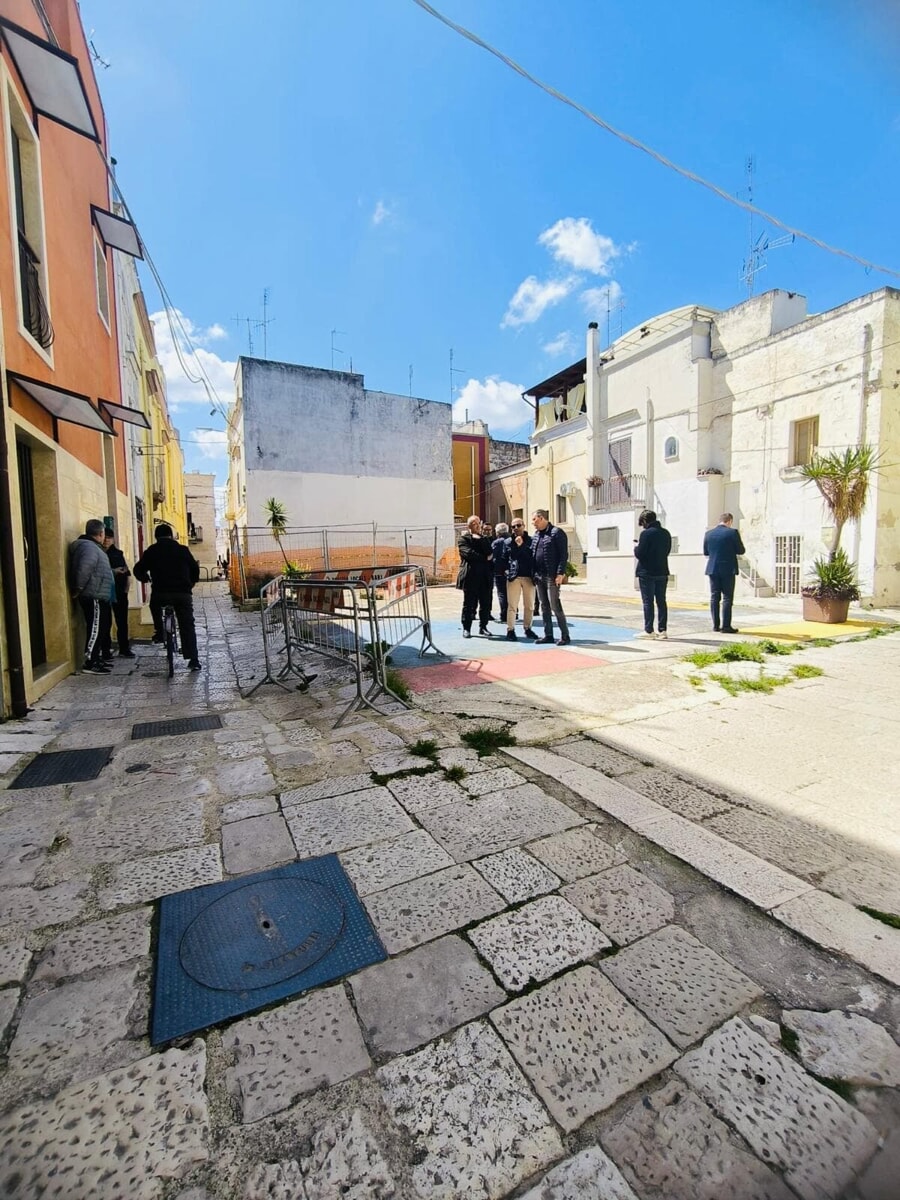 Immagine del post 5198 - Bari Riqualificazione delle basole storiche a Carbonara, iniziano i lavori: "Cantiere fino a luglio" - Bari