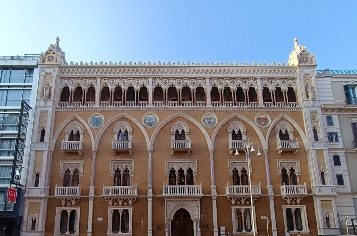 Immagine del post 3275 - Bari Visita a palazzo Fizzarotti - Bari