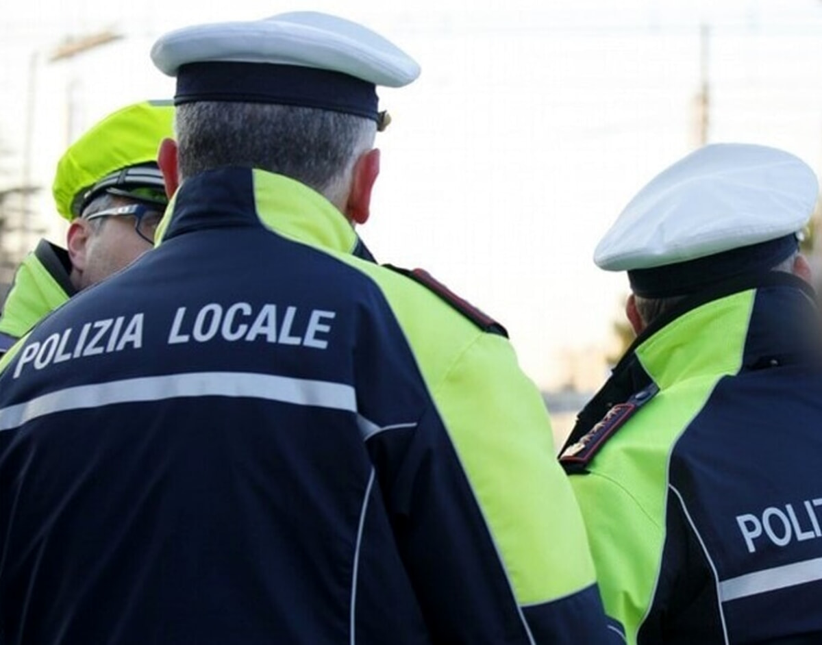 Immagine del post 3285 - Bari Raffica di multe in due settimane contro gli sporcaccioni dei rifiuti a Bari: elevate 245 sanzioni - Bari