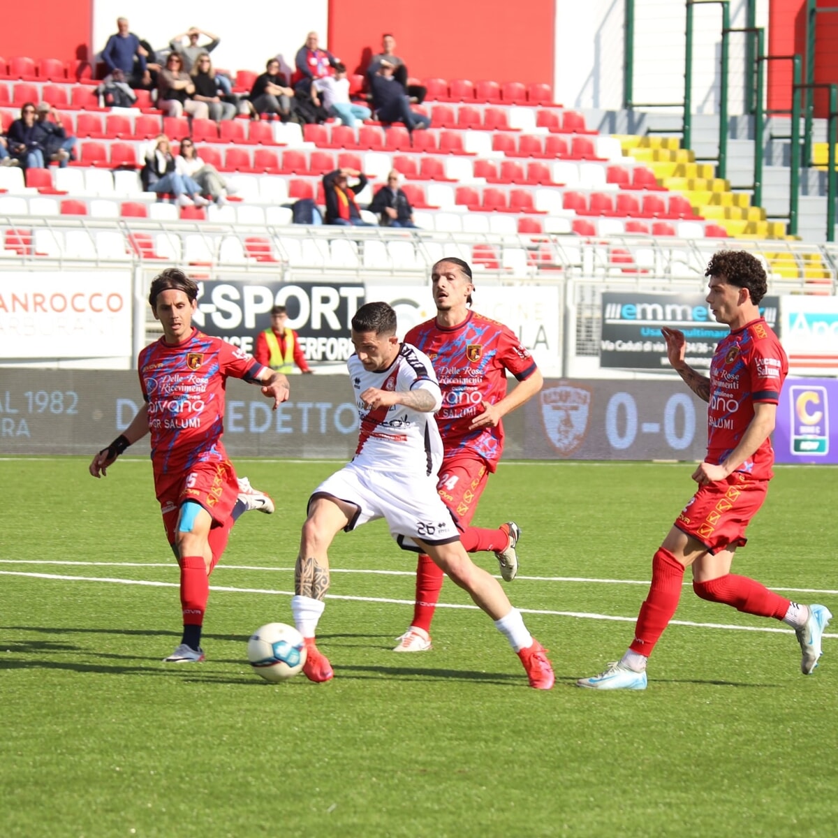 Il Team Altamura cade in rimonta al D'Angelo: Picerno vittorioso per 2-1 - Bari