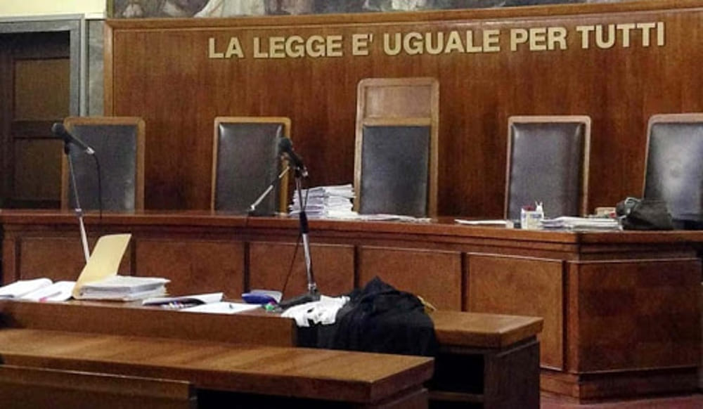 Immagine del post 1516 - Bari 'Sesso per curare papilloma virus', dirigente medica in aula: "Ginecologo barese disse che ero ignorante" - Bari