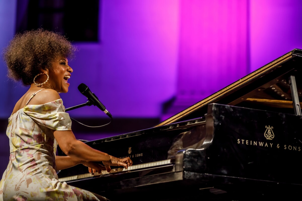 Jany McPherson, musica per l’anima  tra ritmi latini e raffinate ballate jazz a Molfetta - Bari