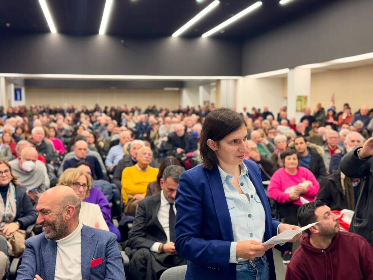Immagine del post 1583 - Bari Tappa barese per Elly Schlein: "Grazie al coraggio della Puglia per la legge sul salario minimo" - Bari