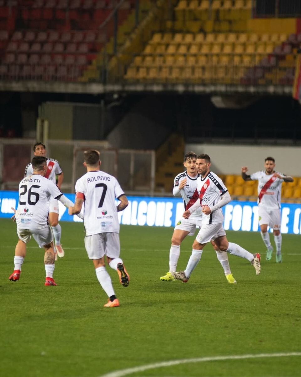Immagine del post 1629 - Bari Il Team Altamura cade al D'Angelo: il Giugliano passa per 1-0 - Bari