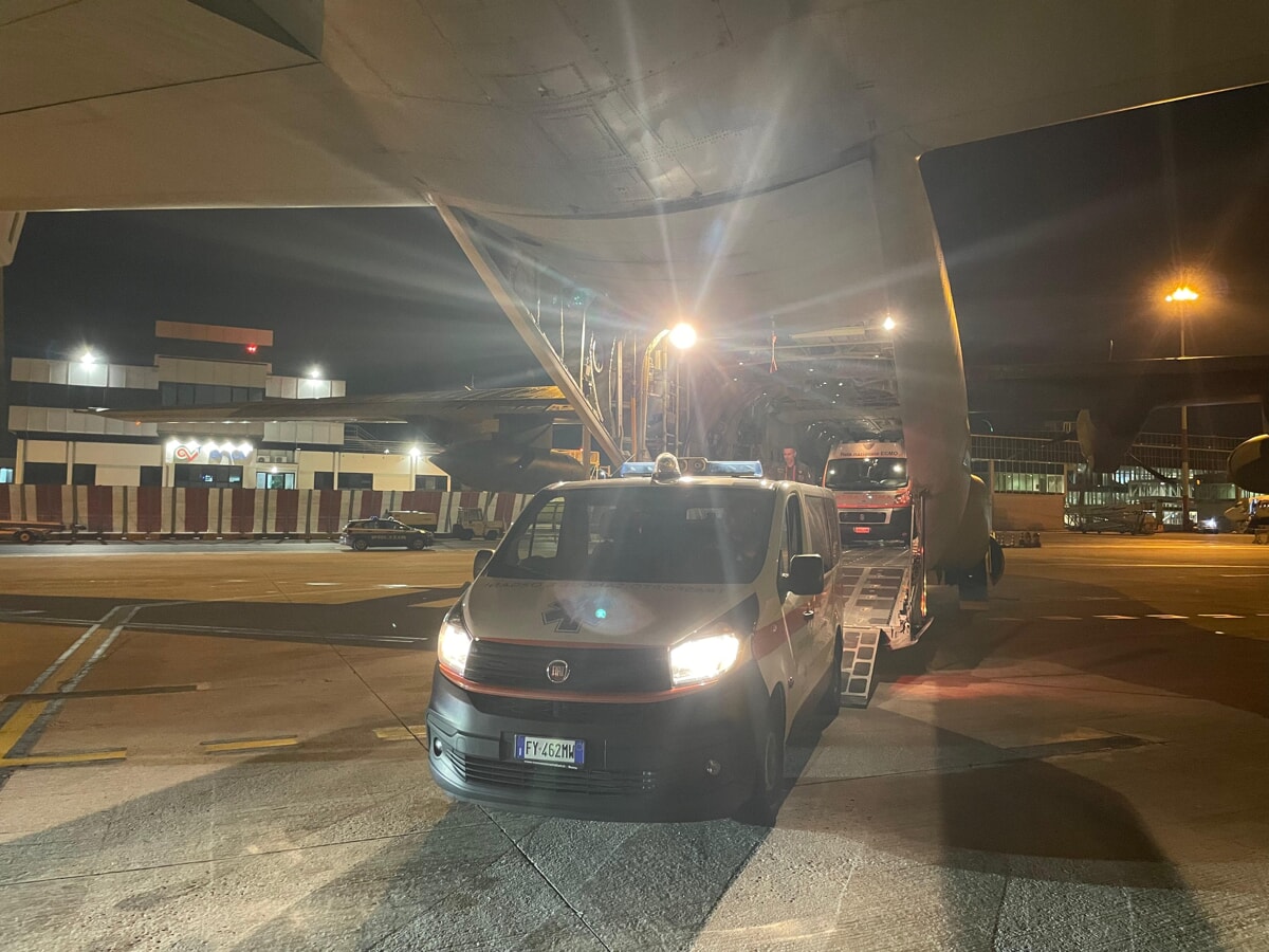 Immagine del post 1645 - Bari Bambino appena nato in pericolo di vita: da Bari a Roma con un volo d'urgenza dell'Aeronautica - Bari