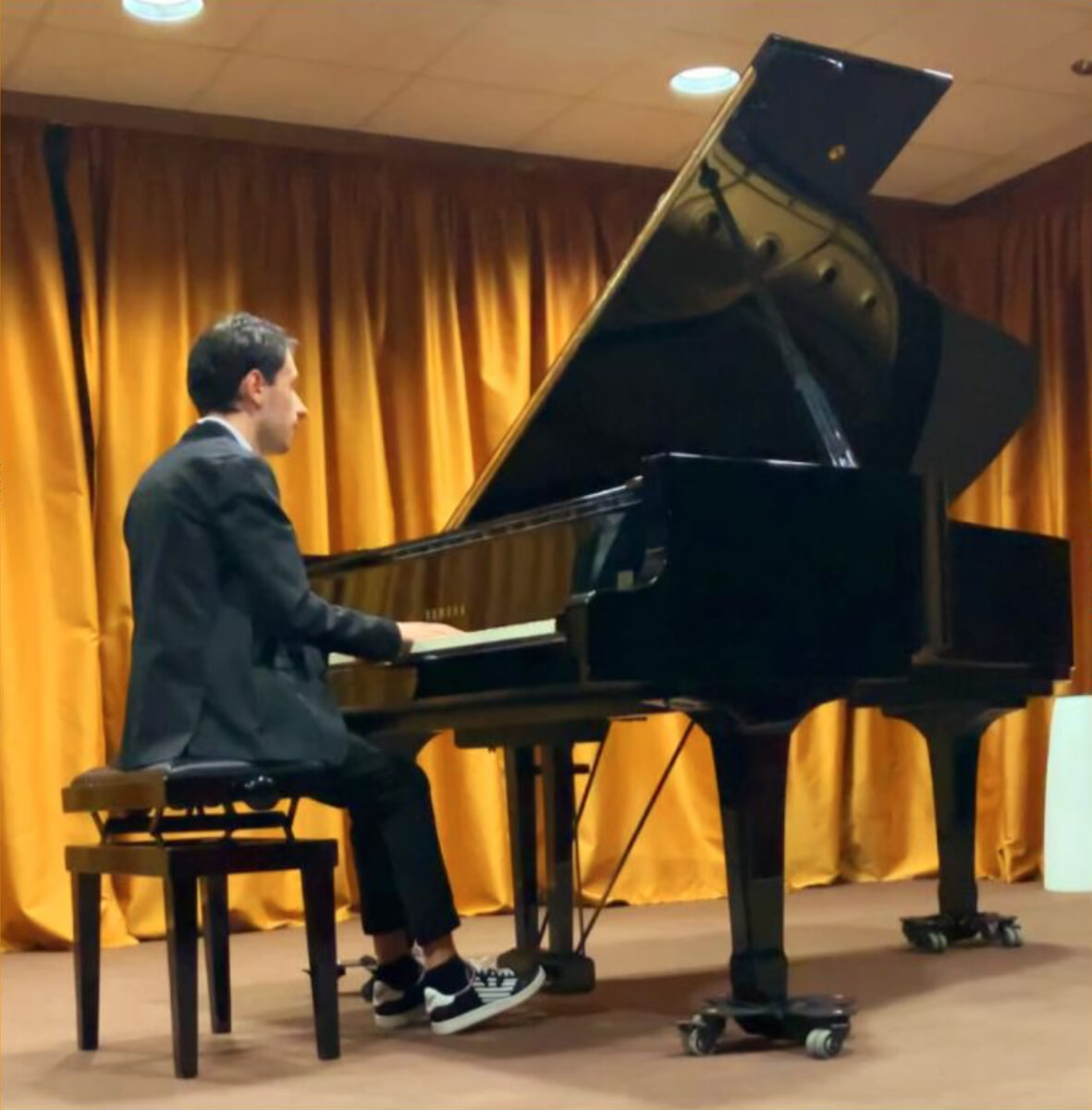 Immagine del post 5505 - Bari Giovane musicista non vedente si laurea in pianoforte a Bari: Nicola Pio Nasca è il primo in Italia - Bari