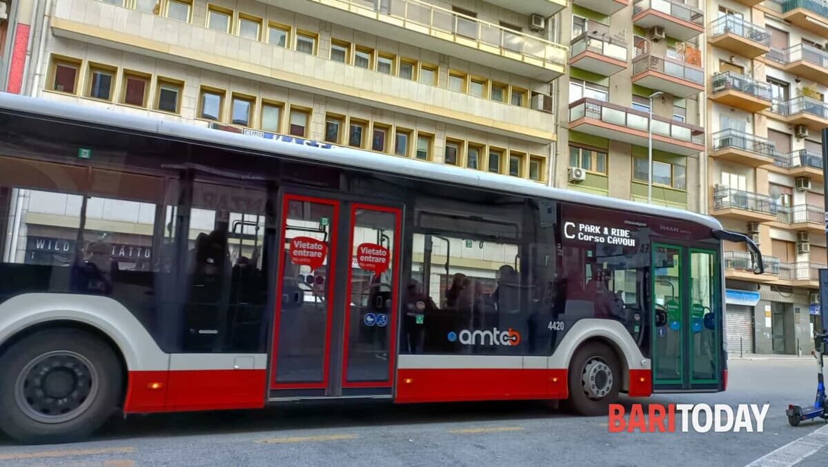 "Benedizione delle palme", possibili ritardi per i bus Amtab - Bari