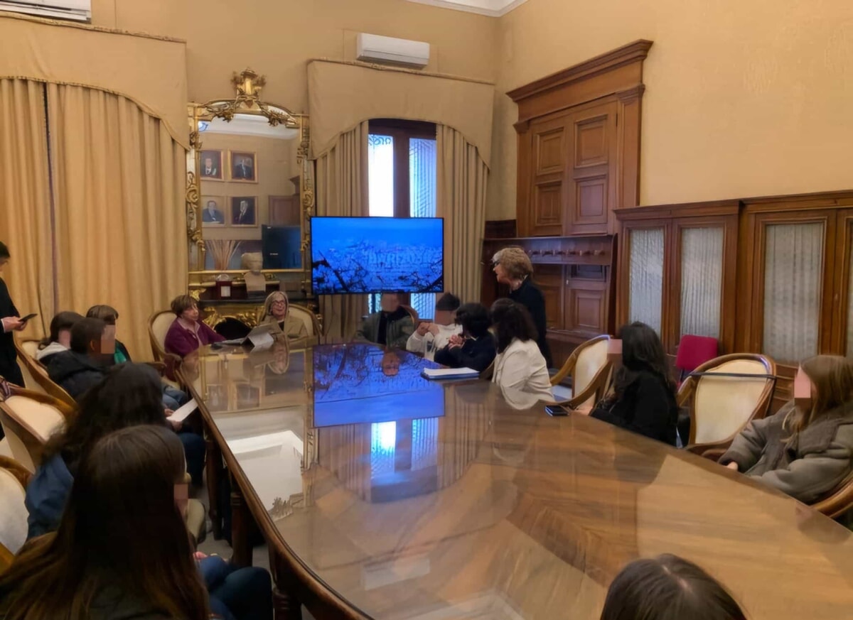 Immagine del post 3574 - Bari Studenti baresi e francesi a confronto sullo sviluppo sostenibile: "Incontro sul futuro del paesaggio urbano" - Bari