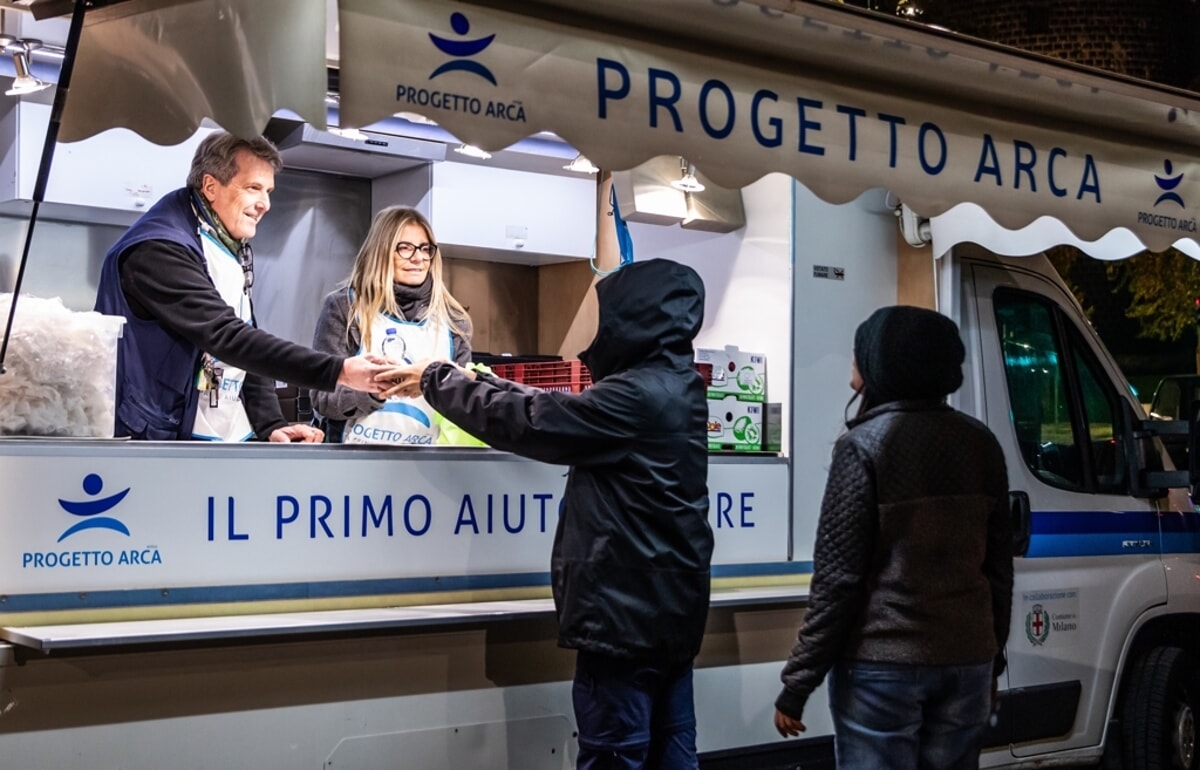 Immagine del post 3593 - Bari Cucina mobile a Bari: distribuiti 16.570 pasti ai senza fissa dimora della città - Bari