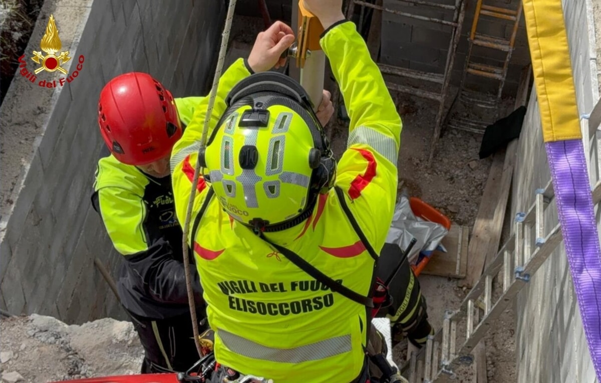Immagine del post 3573 - Bari Precipita in una cisterna vuota, giù per cinque metri: anziano salvato dai vigili del fuoco - Bari