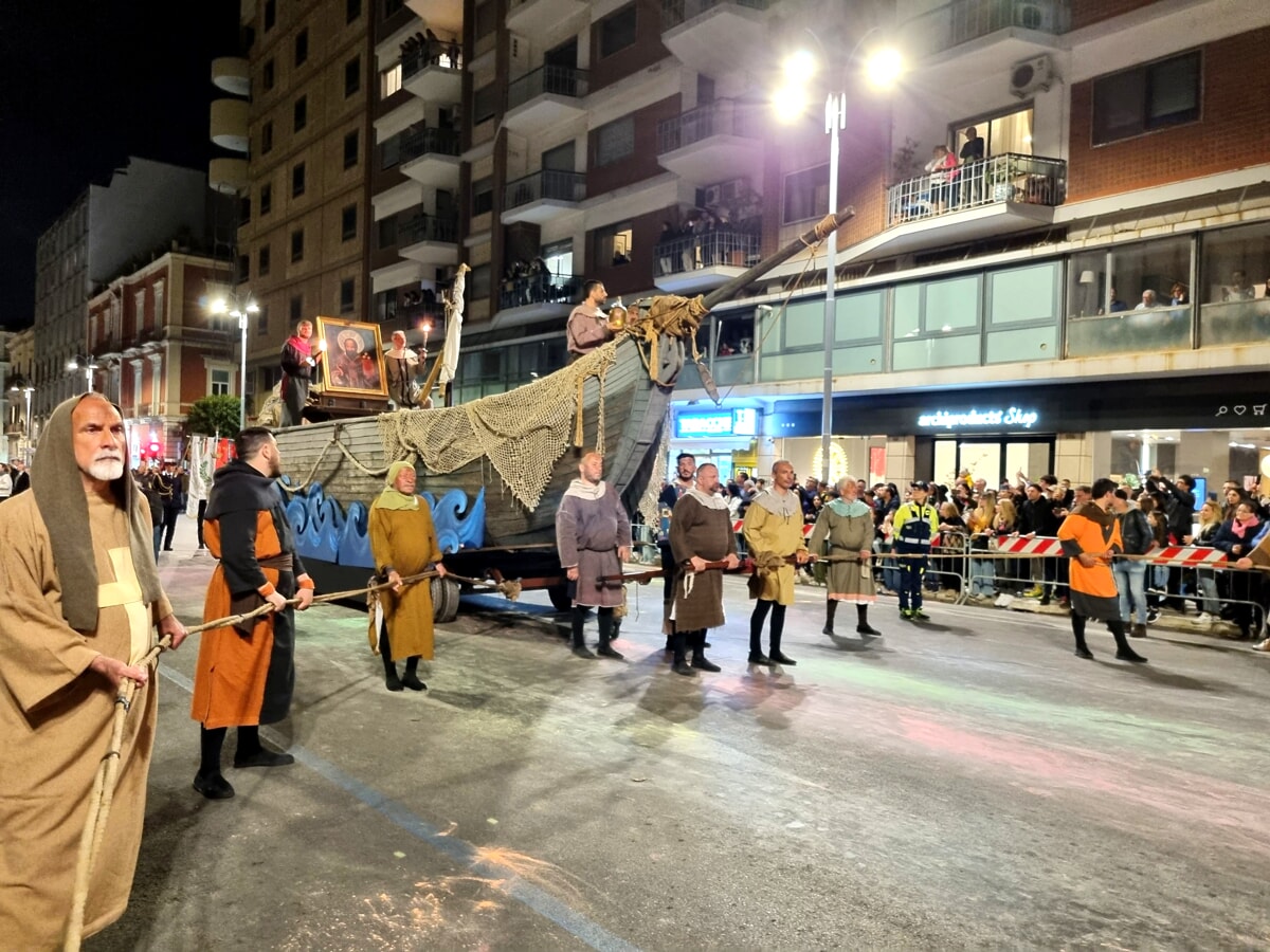Immagine del post 5927 - Bari Corteo Storico di San Nicola, l'edizione 2025 dedicata al ricordo: "La città celebra le radici" - Bari