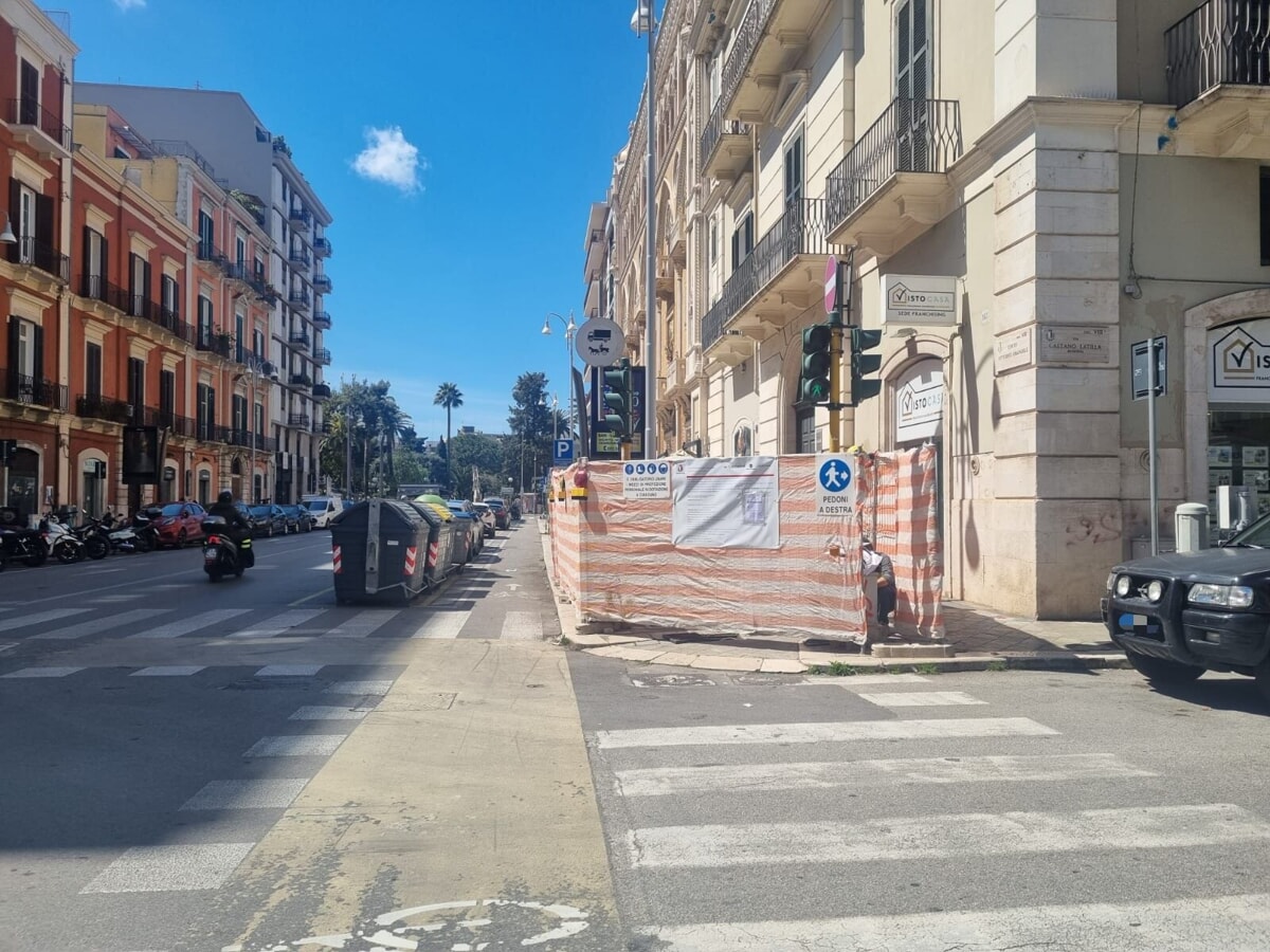 Immagine del post 5589 - Bari Sensori sonori, percorsi tattili e nuovi sistemi di chiamata per non vedenti: al via i lavori sui primi semafori in centro - Bari