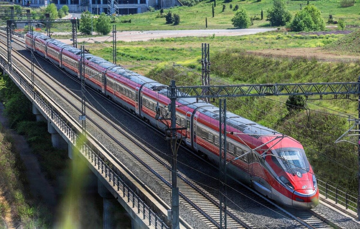 Immagine del post 5613 - Bari Lavori sulla linea ferroviaria, a giugno stop per cinque giorni alle Frecce tra la Puglia e Roma - Bari
