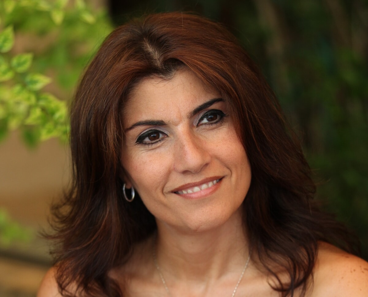 Immagine del post 5567 - Bari A Bari la presentazione del libro 'Laila , figlia dei cedri e del mare' della "libarese" Lina Al Bitar - Bari