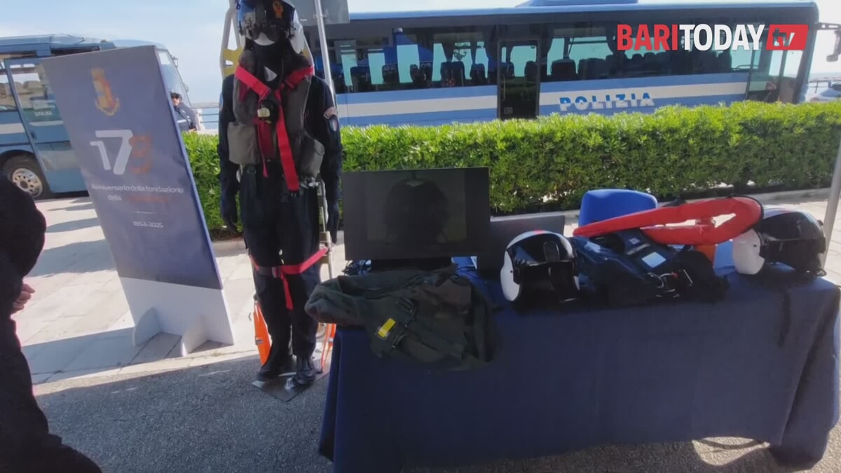 Immagine del post 5571 - Bari La polizia compie 173 anni: a Bari la festa con studenti e cittadini - Bari