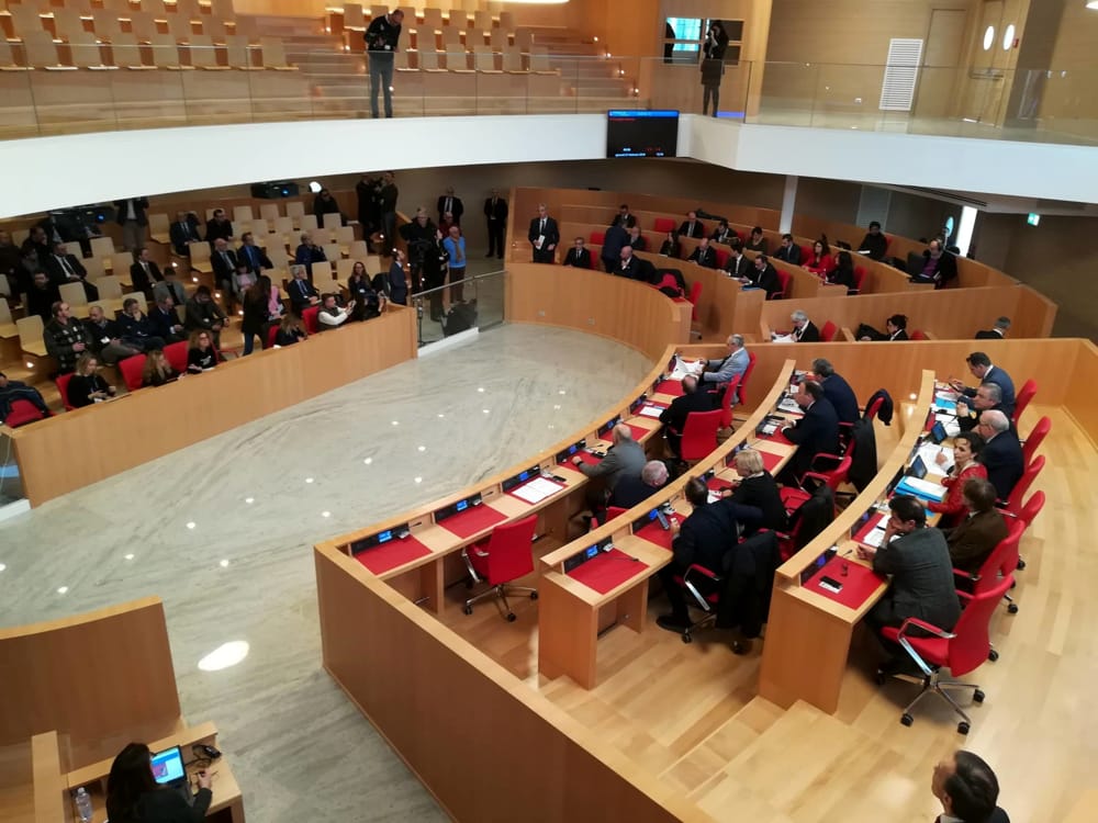 Immagine del post 1809 - Bari Due mesi senza sedute del Consiglio regionale pugliese, la Lega: "Maggioranza paralizzata" - Bari
