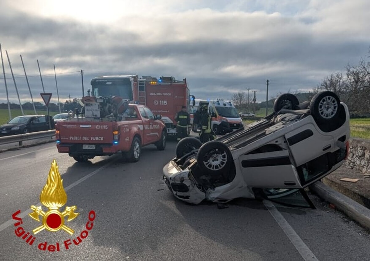 Immagine del post 5632 - Bari Incidente sulla Provinciale 'Putignano-Alberobello': auto si ribalta, donna estratta dalle lamiere - Bari